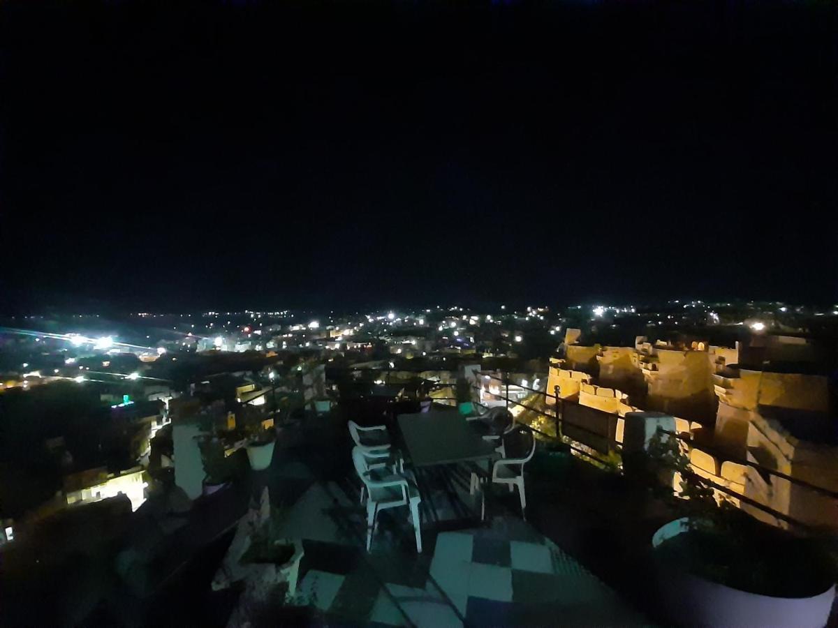 Nomadic Backpackers Hostel Jaisalmer Buitenkant foto